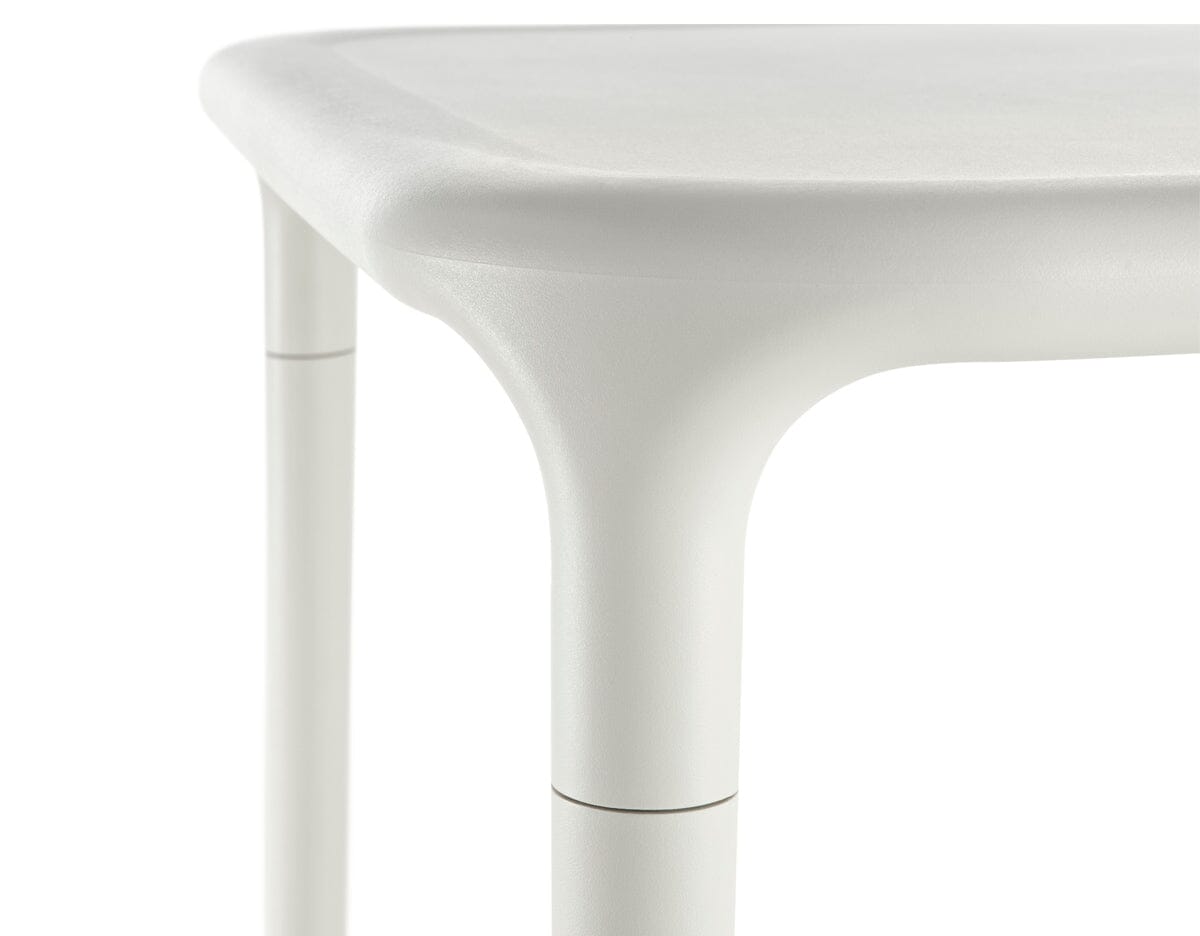 Air Table Outdoors Magis