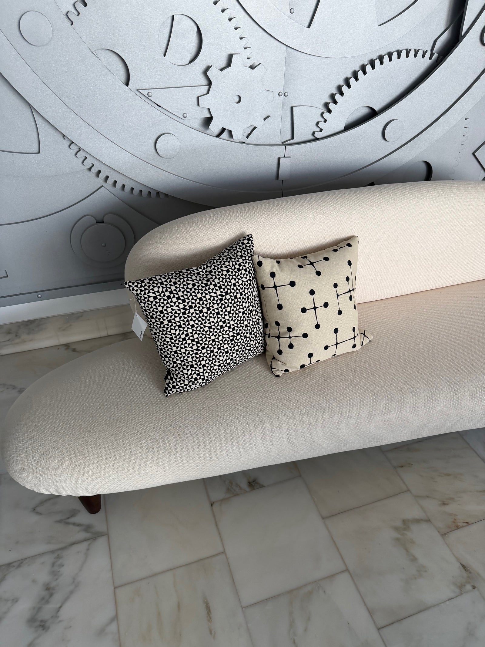 Noguchi Freeform Sofa**Moving Sale****Vitra-Cream