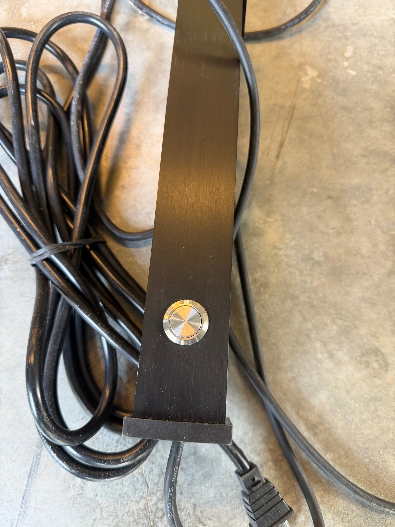 Ipnos Outdoor Floor Lamp ***MOVING SALE ****