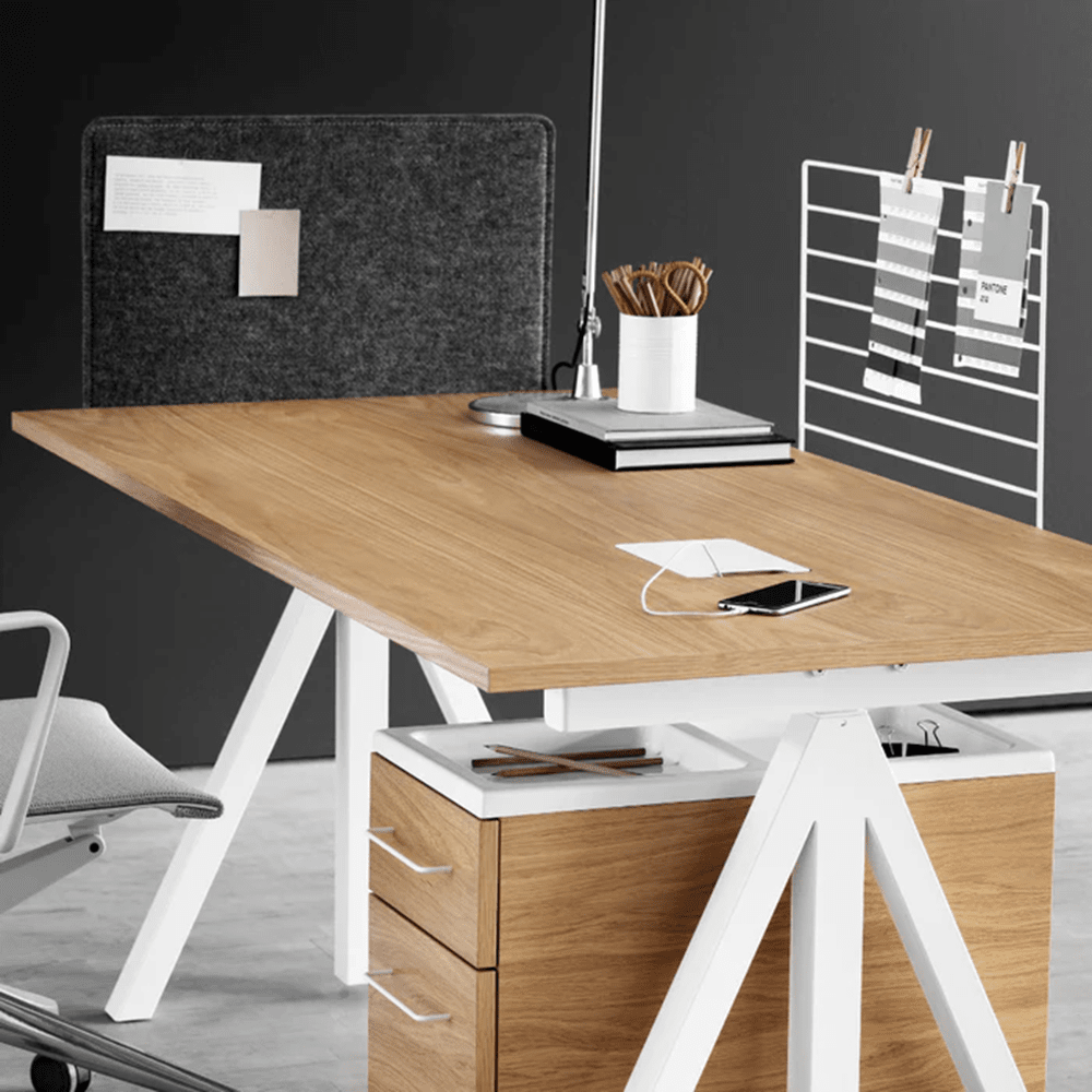 Works Height-Adjustable Work Desk Desk String Furniture