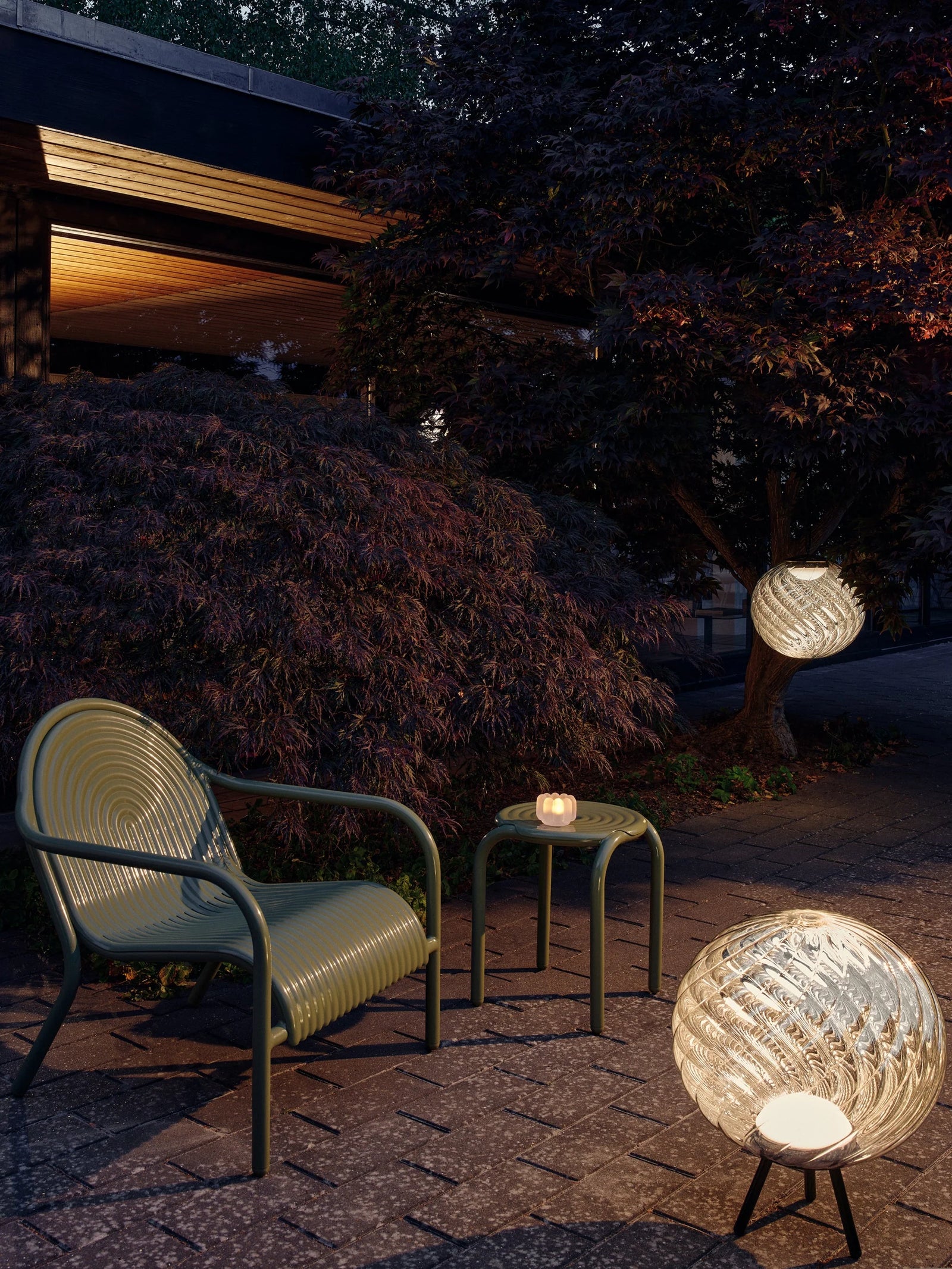 Whirl Portable Floor/Hanging