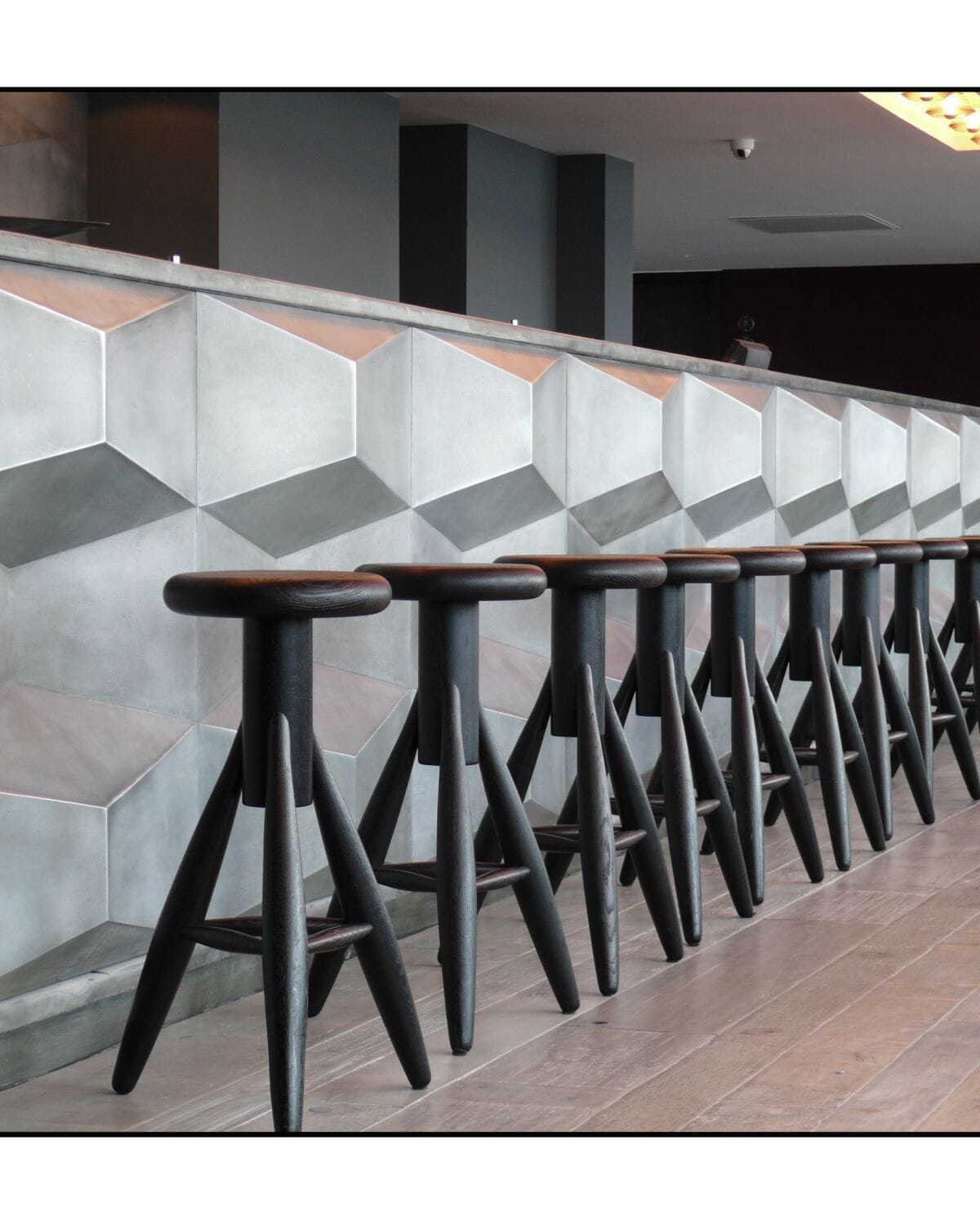 Rocket Bar Stool Stools Artek