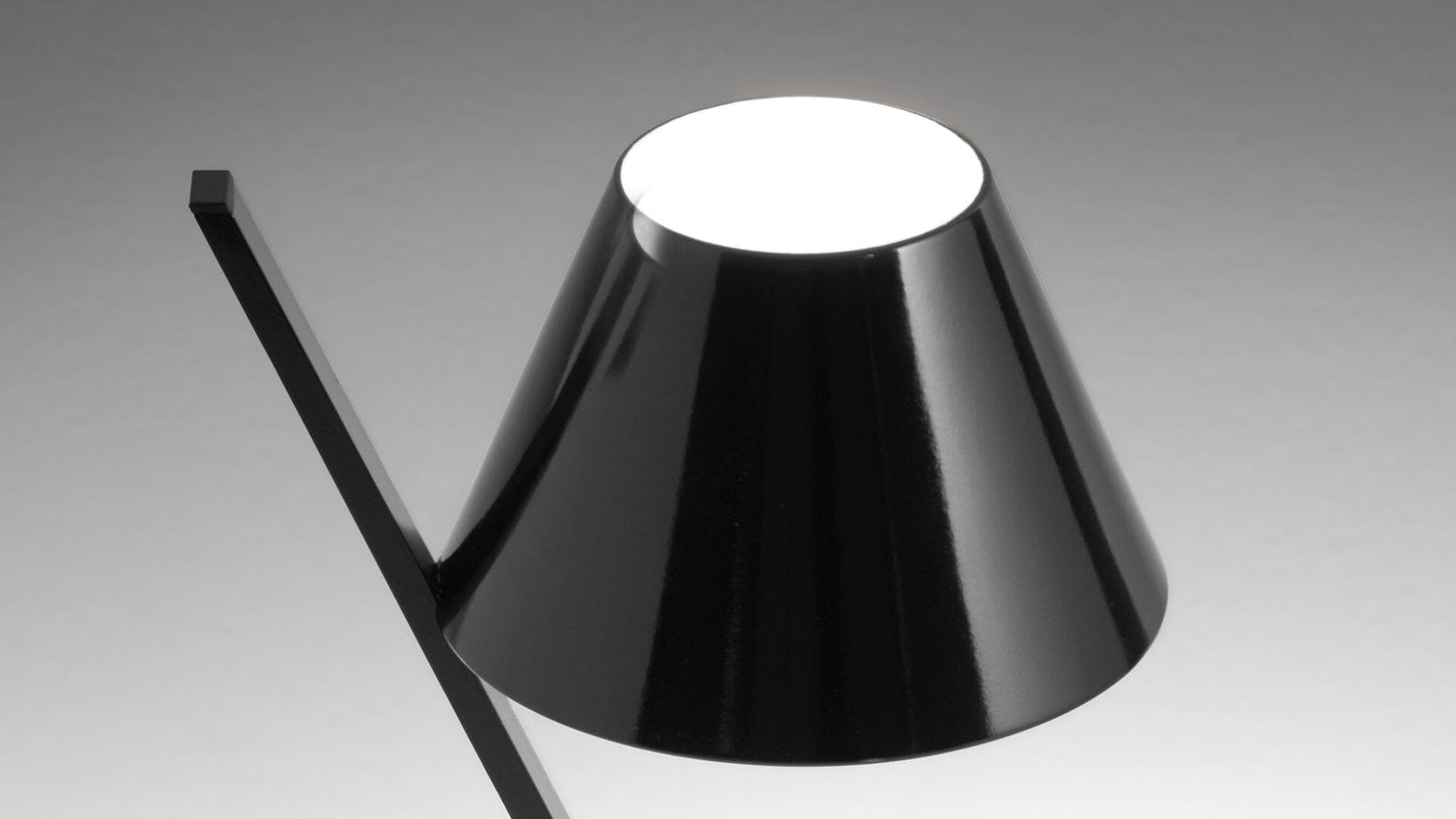 La Petite Table Lamp Table Lamps Artemide
