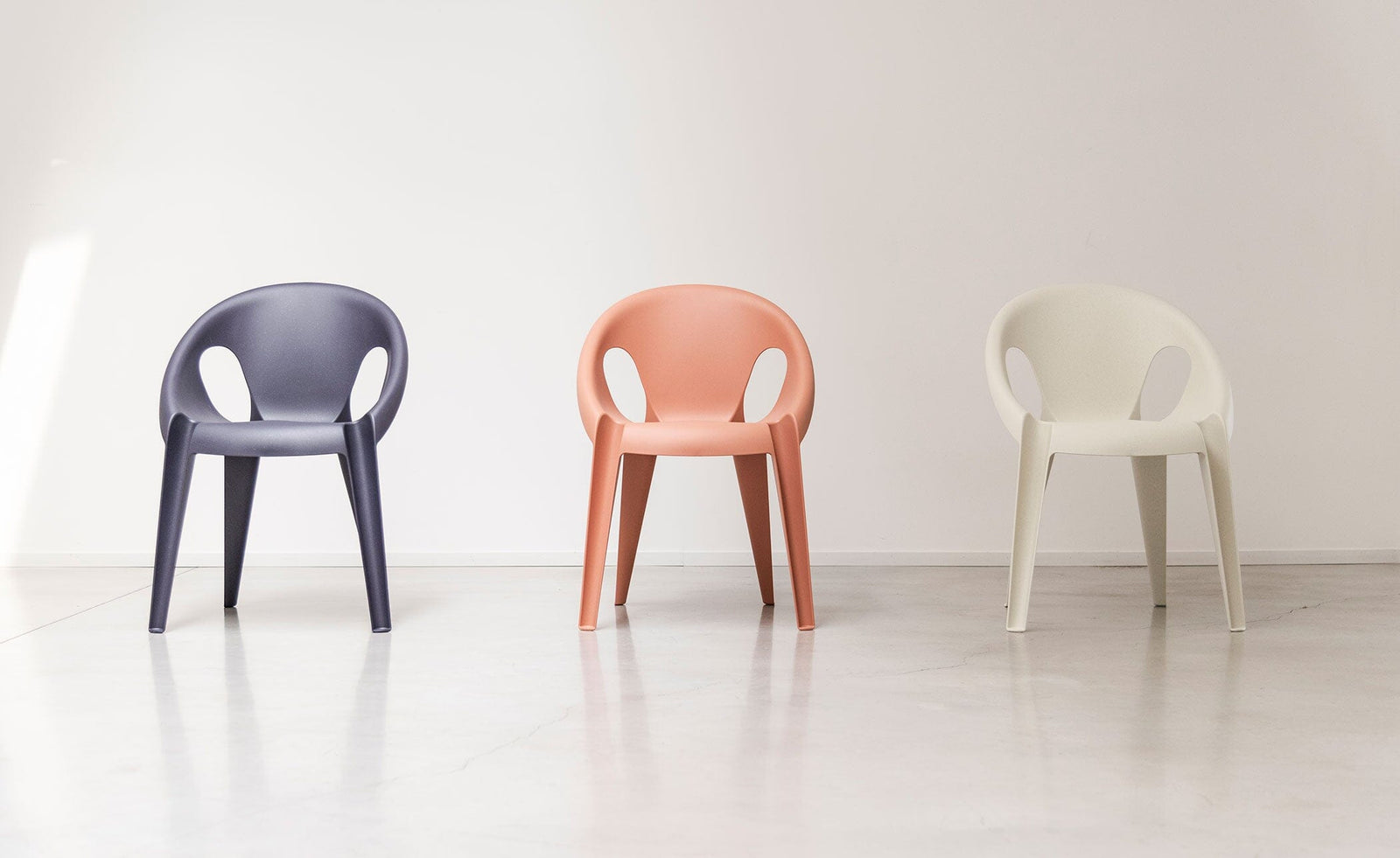 Bell Stacking Chair - Sets of 4 Stacking Chairs Magis