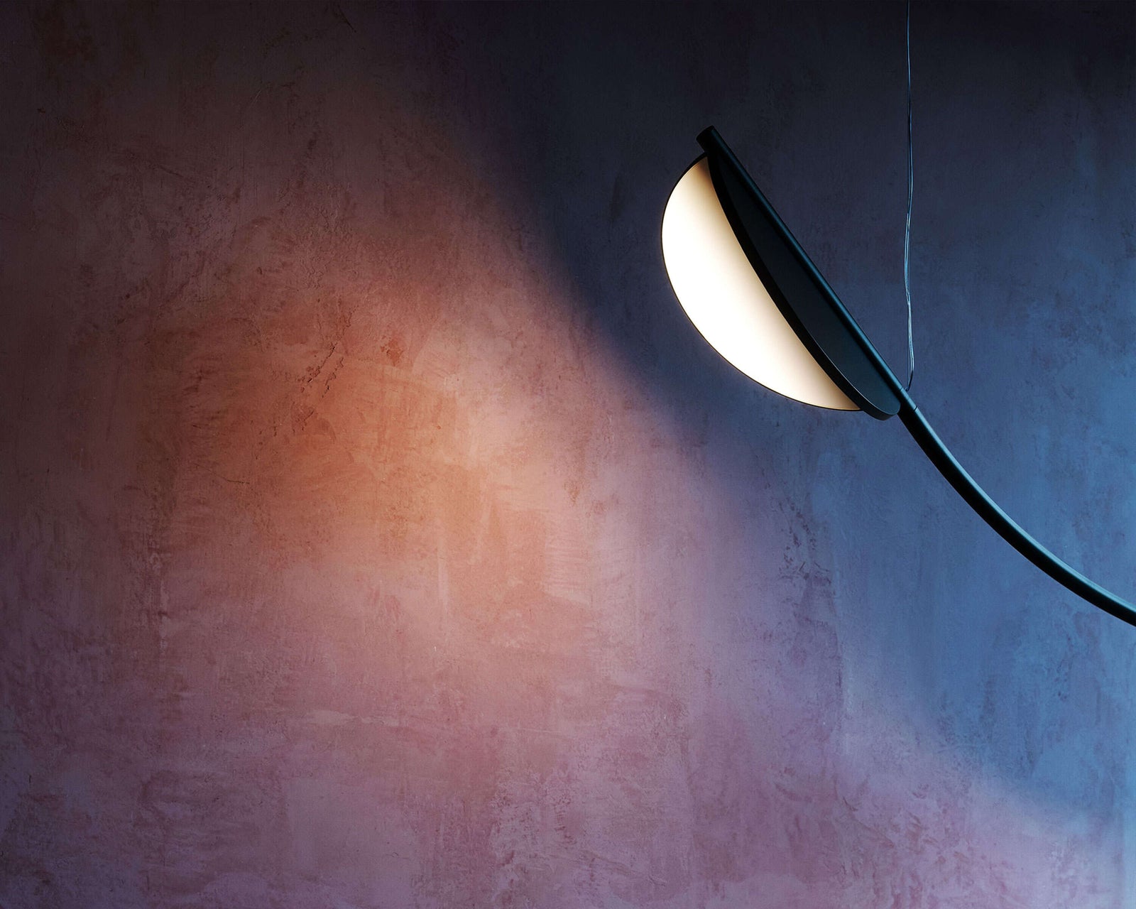 Almendra Arch Pendant Pendant Lights Flos