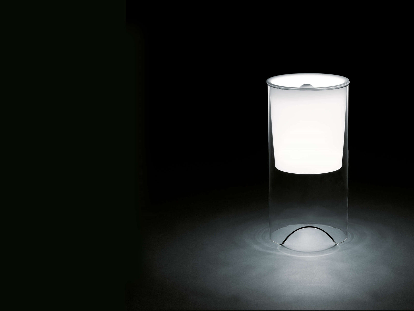 Aoy Table Lamp Table Lamps Flos