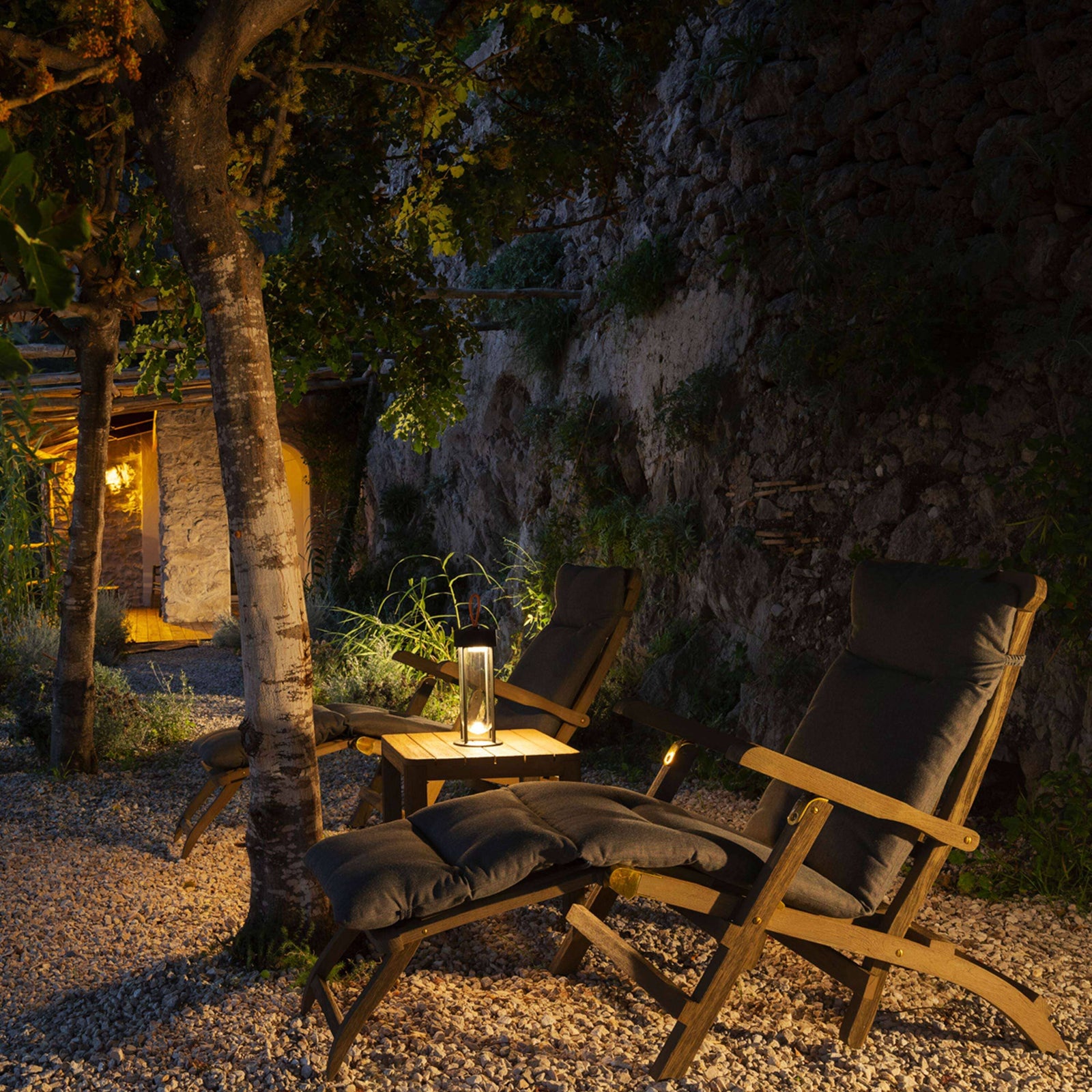 In Vitro Unplugged Portable Lamp Outdoors Flos