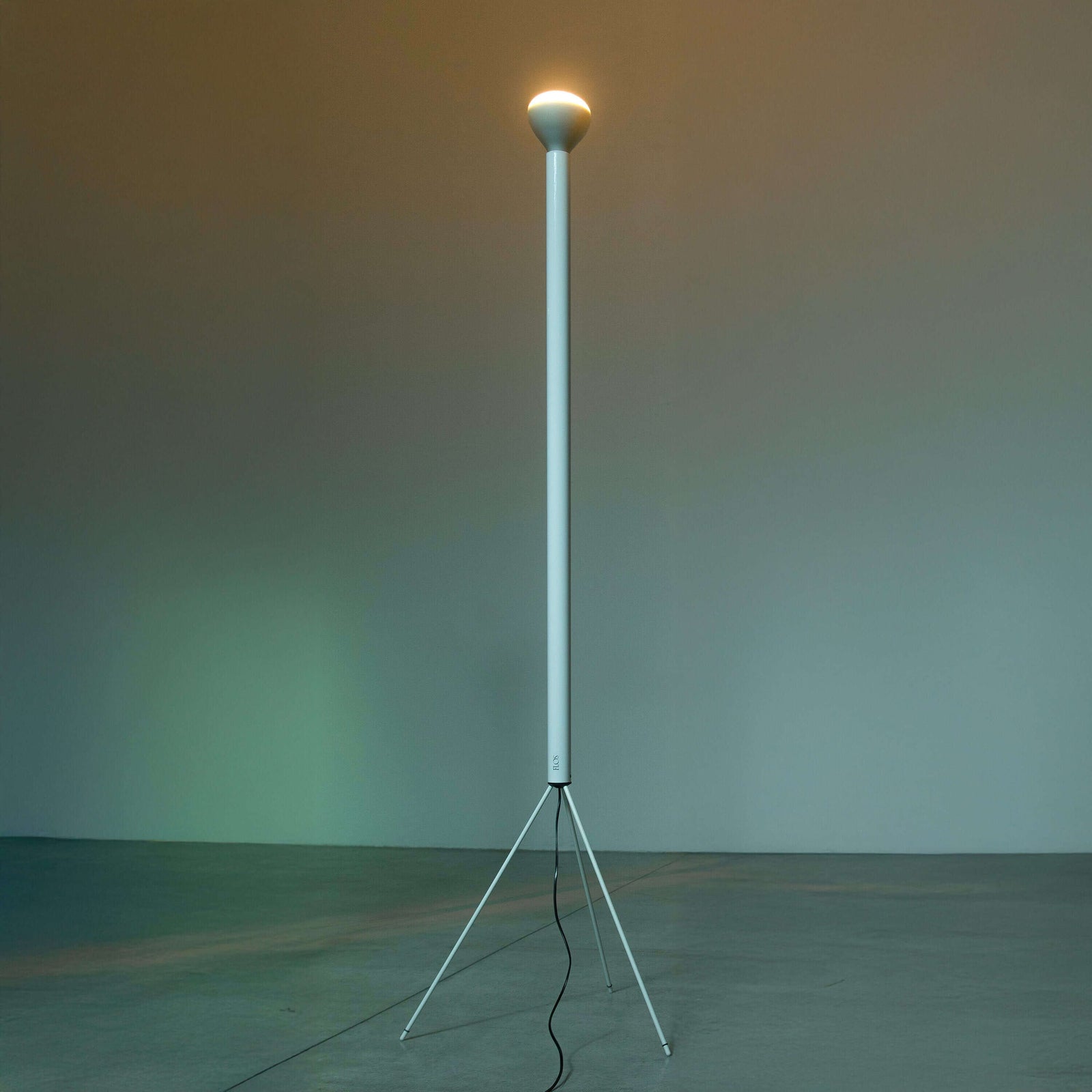 Luminator Floor Lamp Floor Lamps Flos