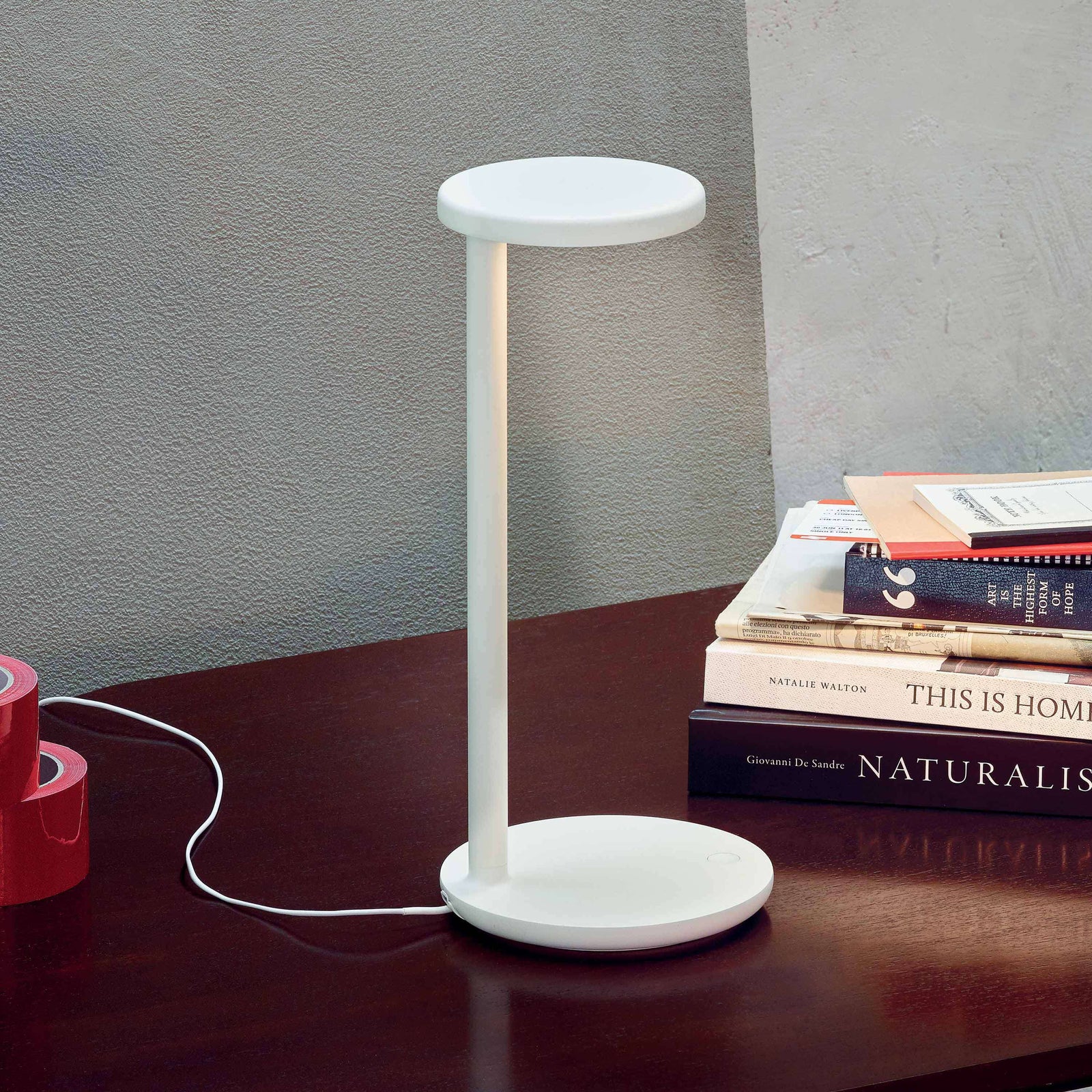 Oblique LED Desk Lamp and Qi with Wireless Charging Base Table Lamps Flos