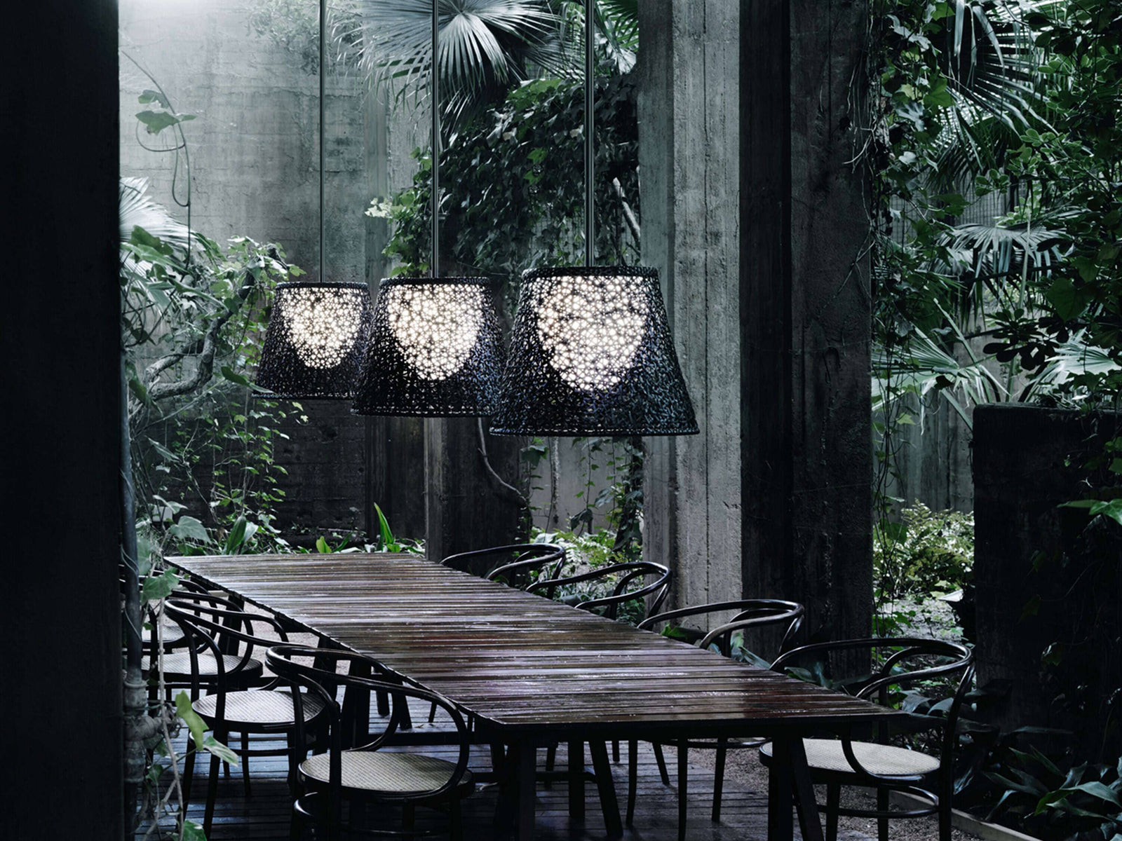 Romeo C3 Outdoor Pendant Light Outdoor Lighting Flos