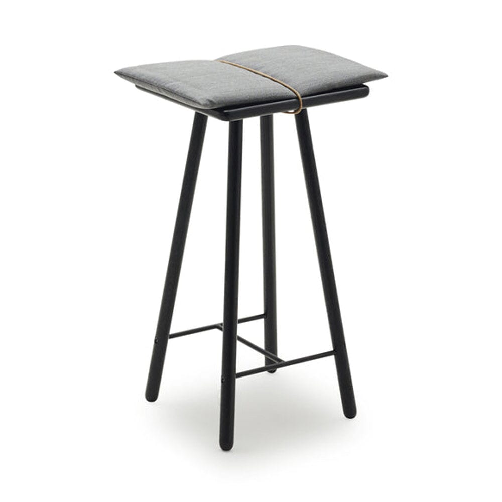 Georg Bar Stool bar seating Skagerak by Fritz Hansen Black With Light Grey