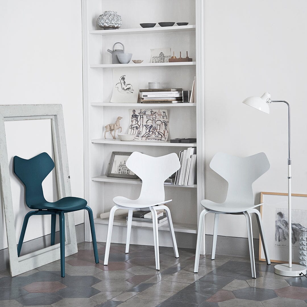 Grand Prix Chair With Wood Legs Dining chairs Fritz Hansen