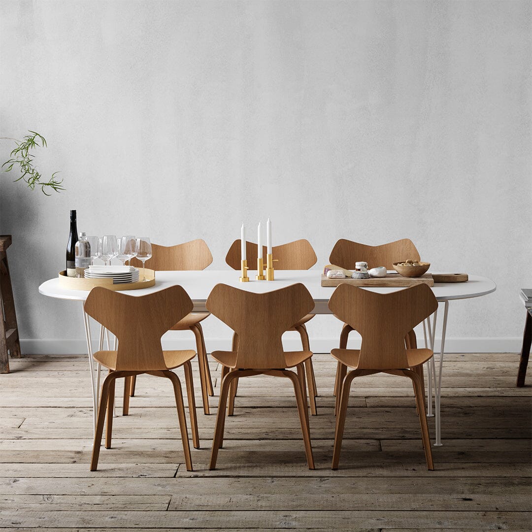 Grand Prix Chair With Wood Legs Dining chairs Fritz Hansen