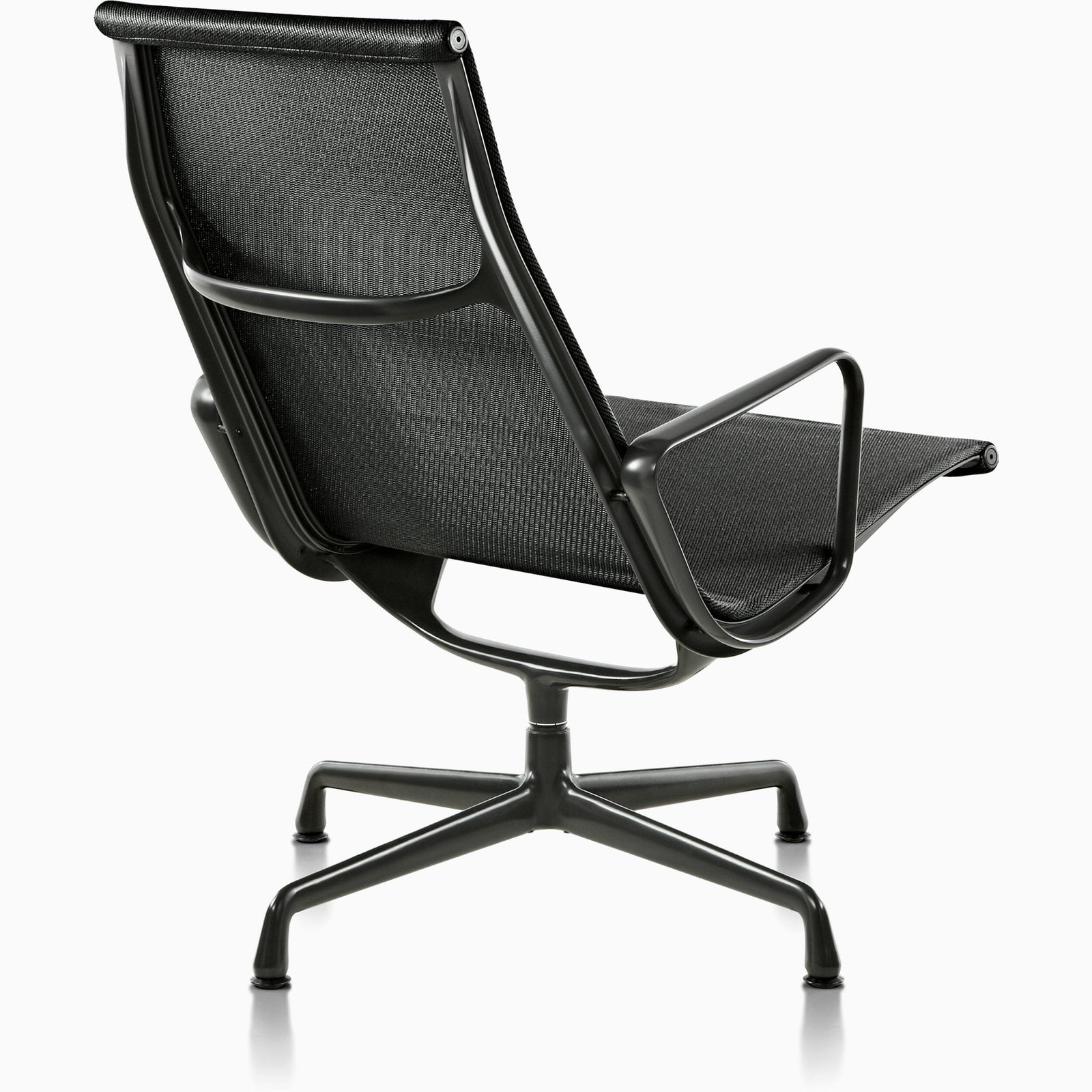 Eames Outdoor Aluminum Lounge Chair Outdoors herman miller