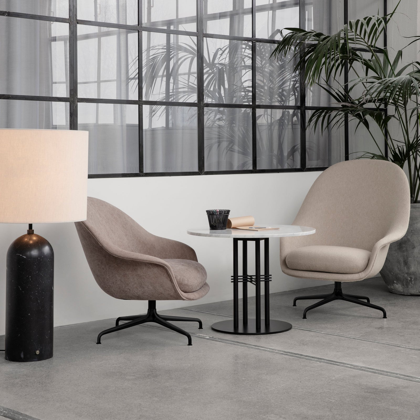 Bat 4-Star Base Lounge Chair - Fully Upholstered lounge chair Gubi