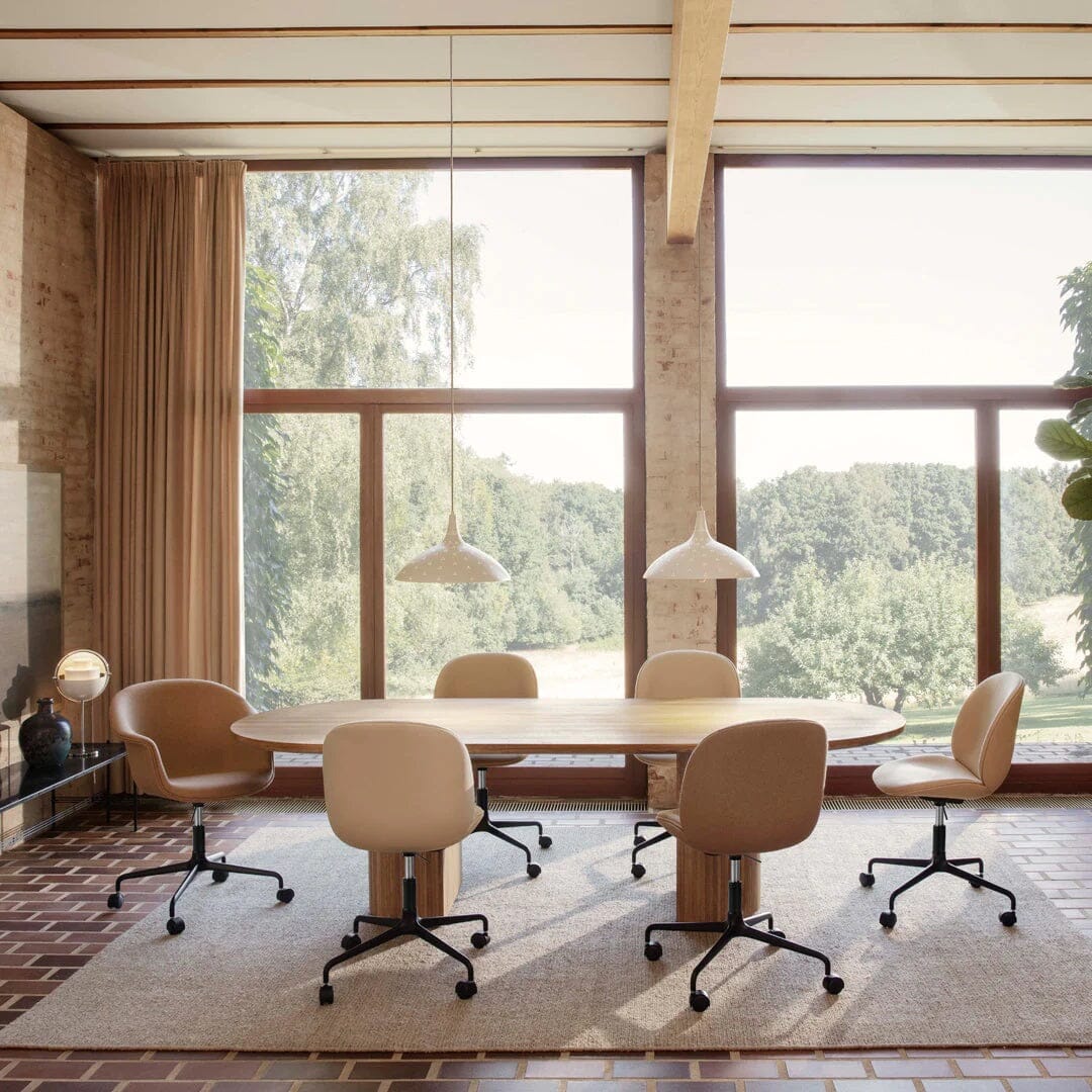 Bat Meeting Chair 4-Star Base with Castors - Height Adjustable - Front Upholstered Chairs Gubi