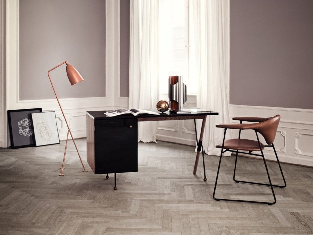 Masculo Lounge Chair - Sledge Base lounge chair Gubi