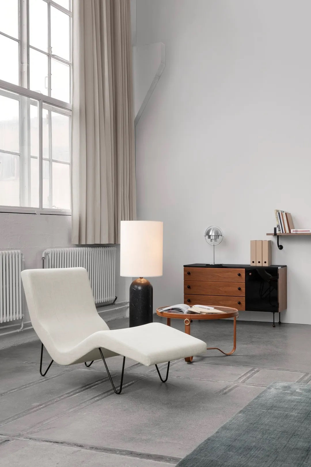 GMG Chaise Lounge chaise lounge Gubi