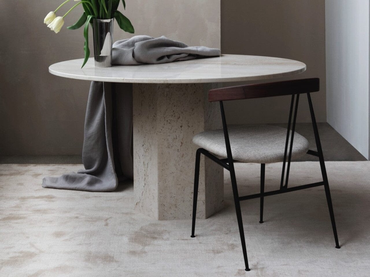 Violin Dining Chair With Wood Backrest - Seat Upholstered Chairs Gubi