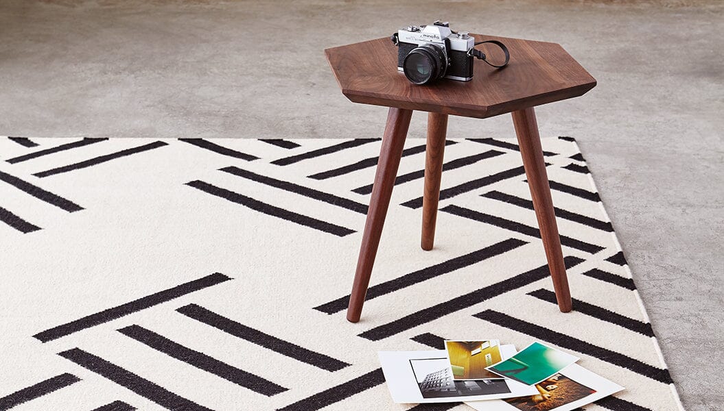 Metric End Table side/end table Gus Modern