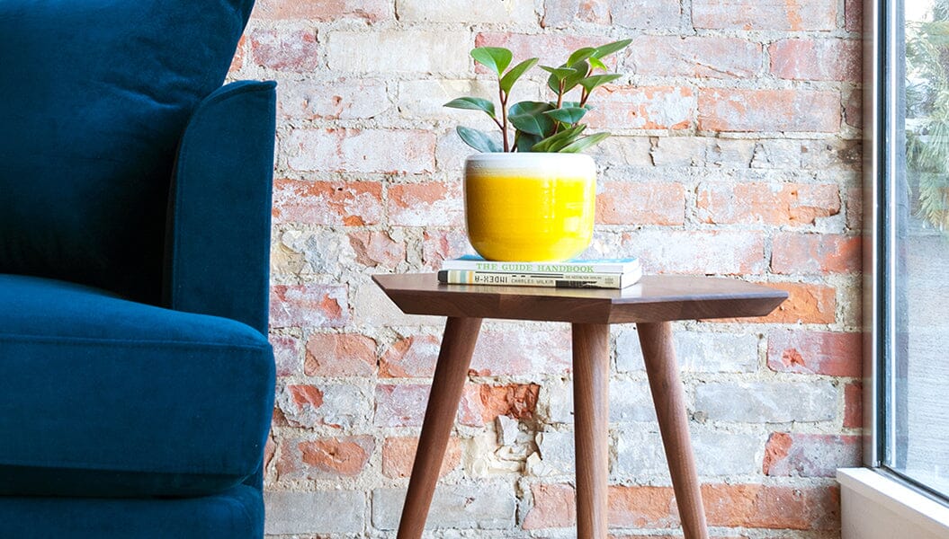 Metric End Table side/end table Gus Modern