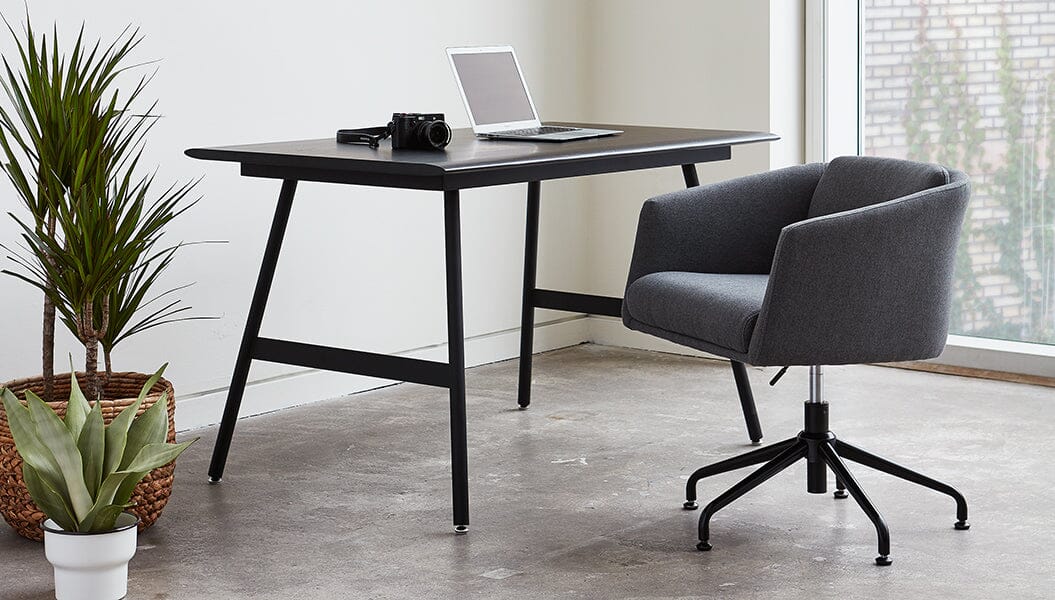 Radius Chair task chair Gus Modern