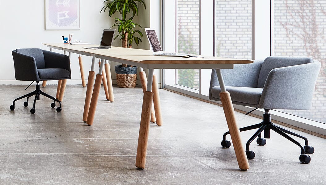 Radius Chair task chair Gus Modern
