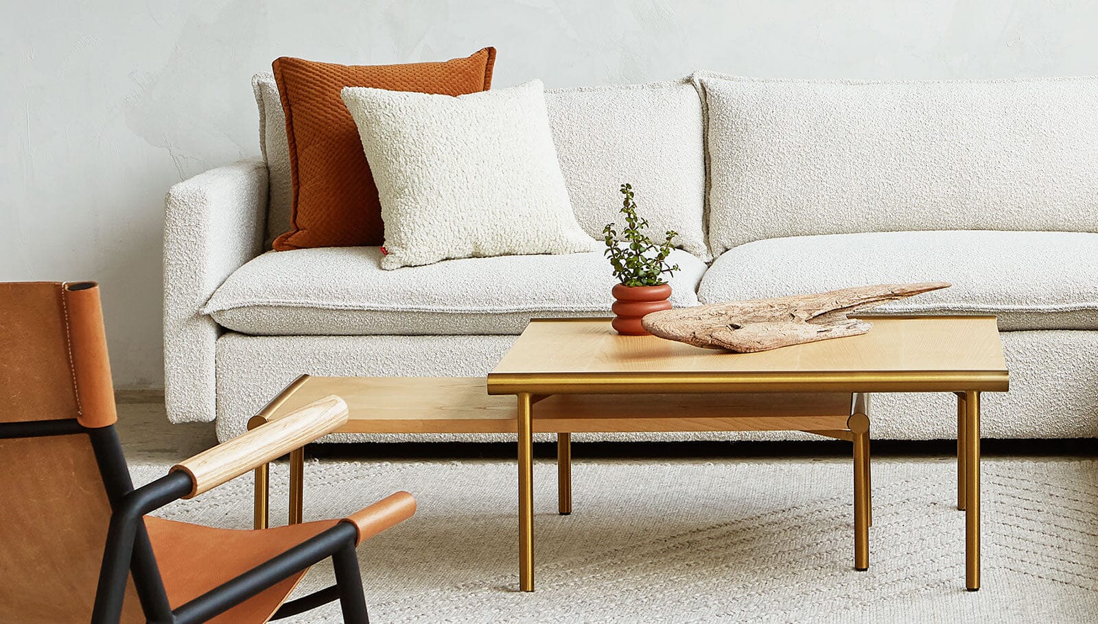 Sola Sofa Sofa Gus Modern