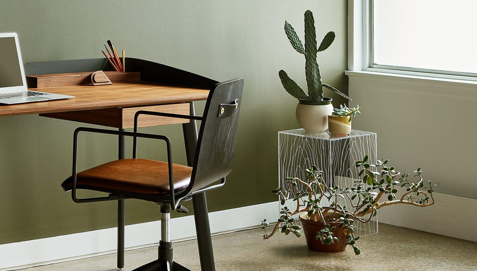 Timber Table side/end table Gus Modern