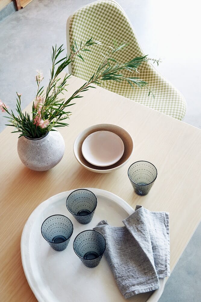 Eames Molded Plastic Upholstered Side Chair with Wire Base Side/Dining herman miller