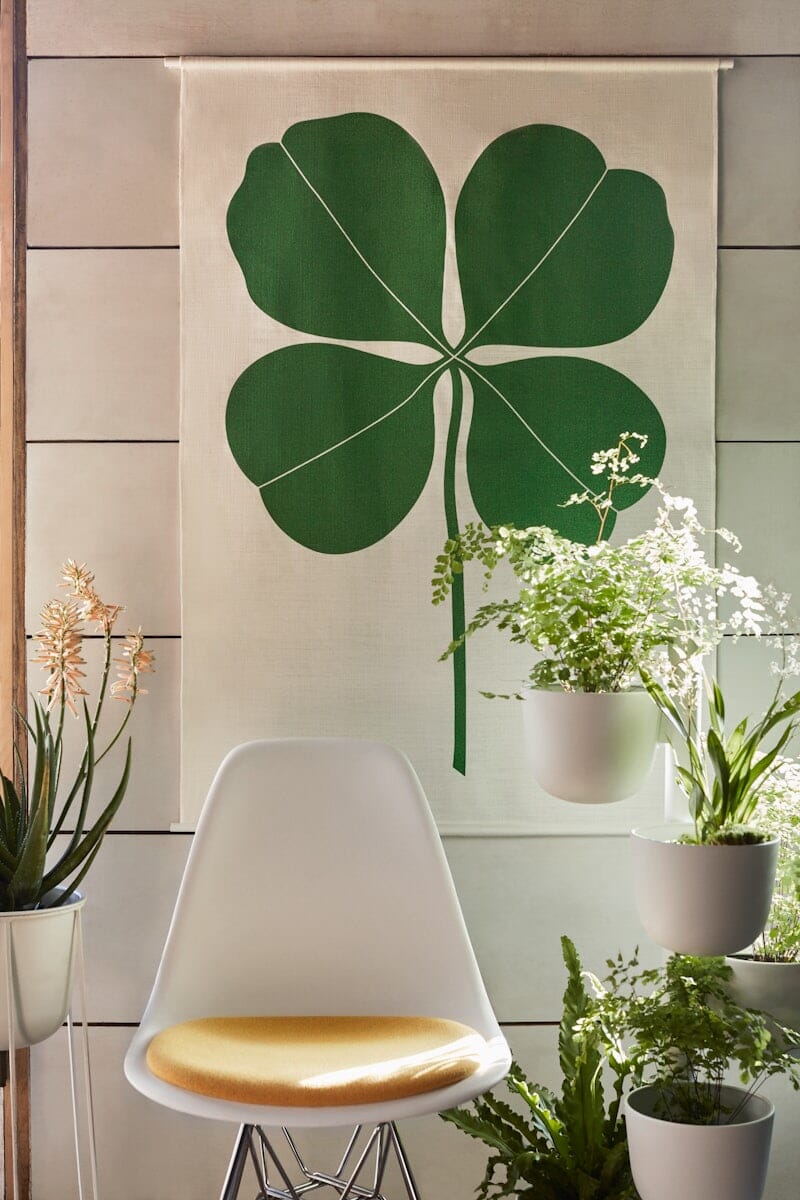 Eames Molded Wire Base Side Chair with Seat Pad Side/Dining herman miller