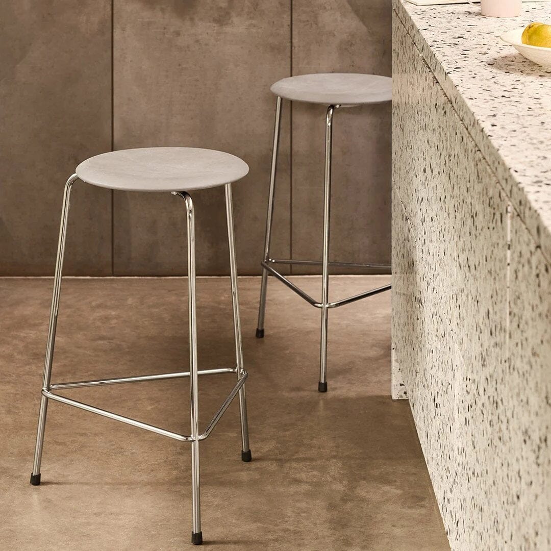 High Dot Stool - 3 Legs Stools Fritz Hansen