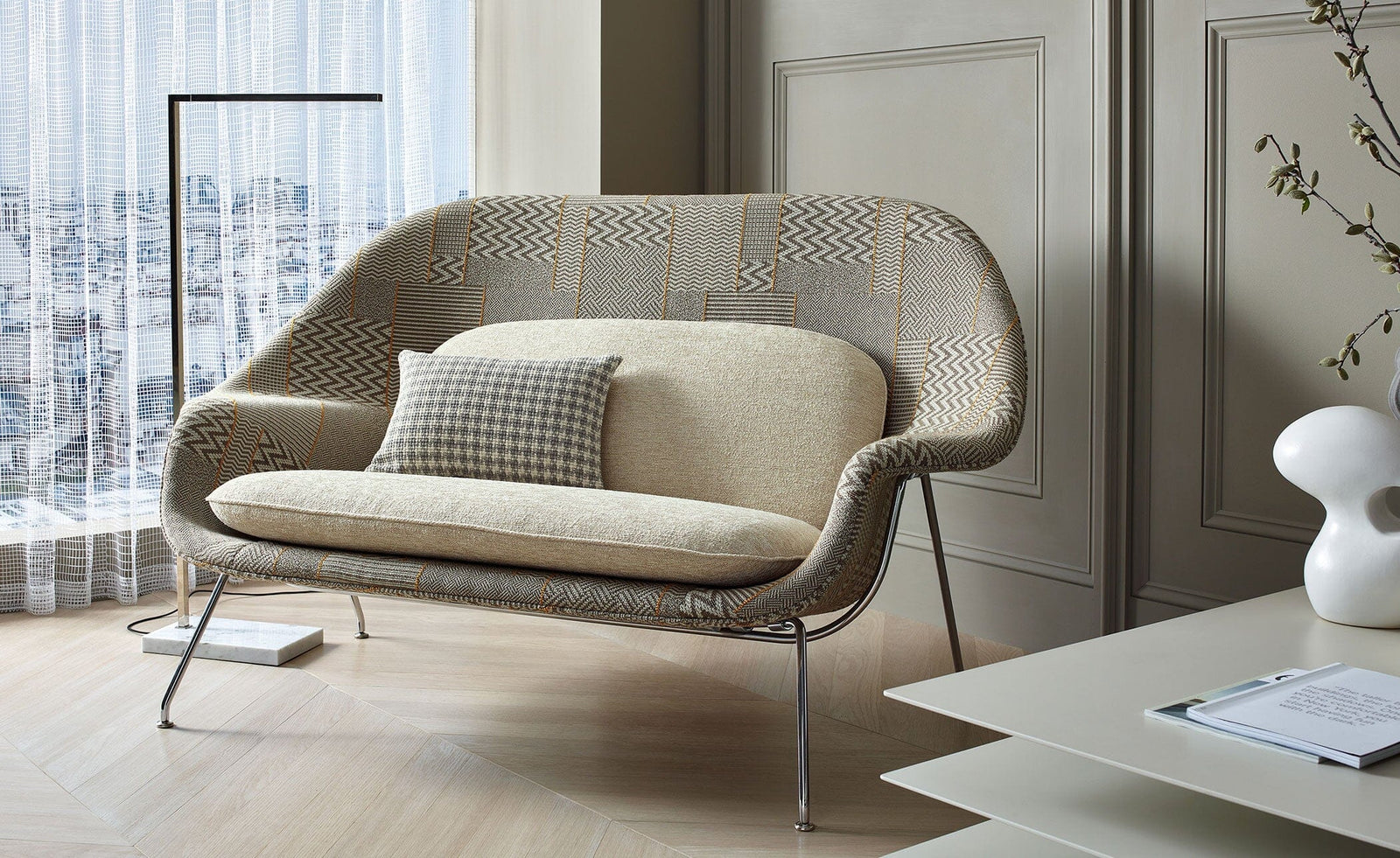 Womb Settee sofa Knoll