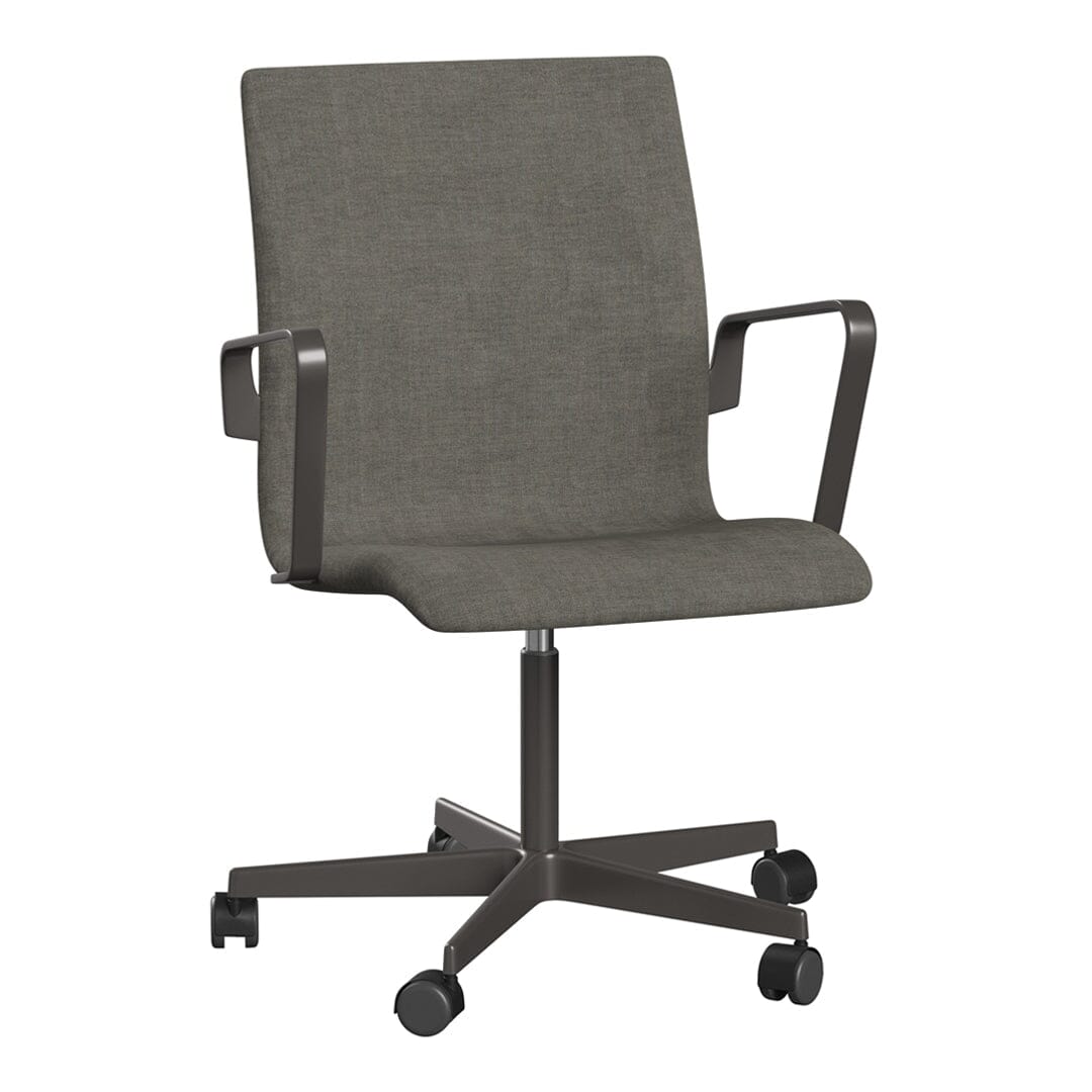 Oxford™ Low Back Chair With 5-Star Base Dining chairs Fritz Hansen