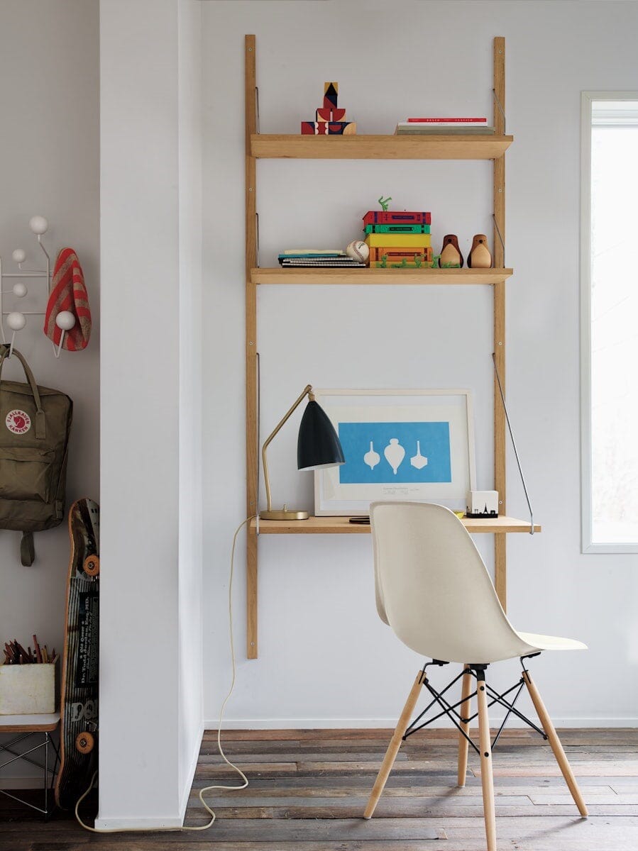 Eames Molded Fiberglass Side Chair with Wood Dowel Base Side/Dining herman miller