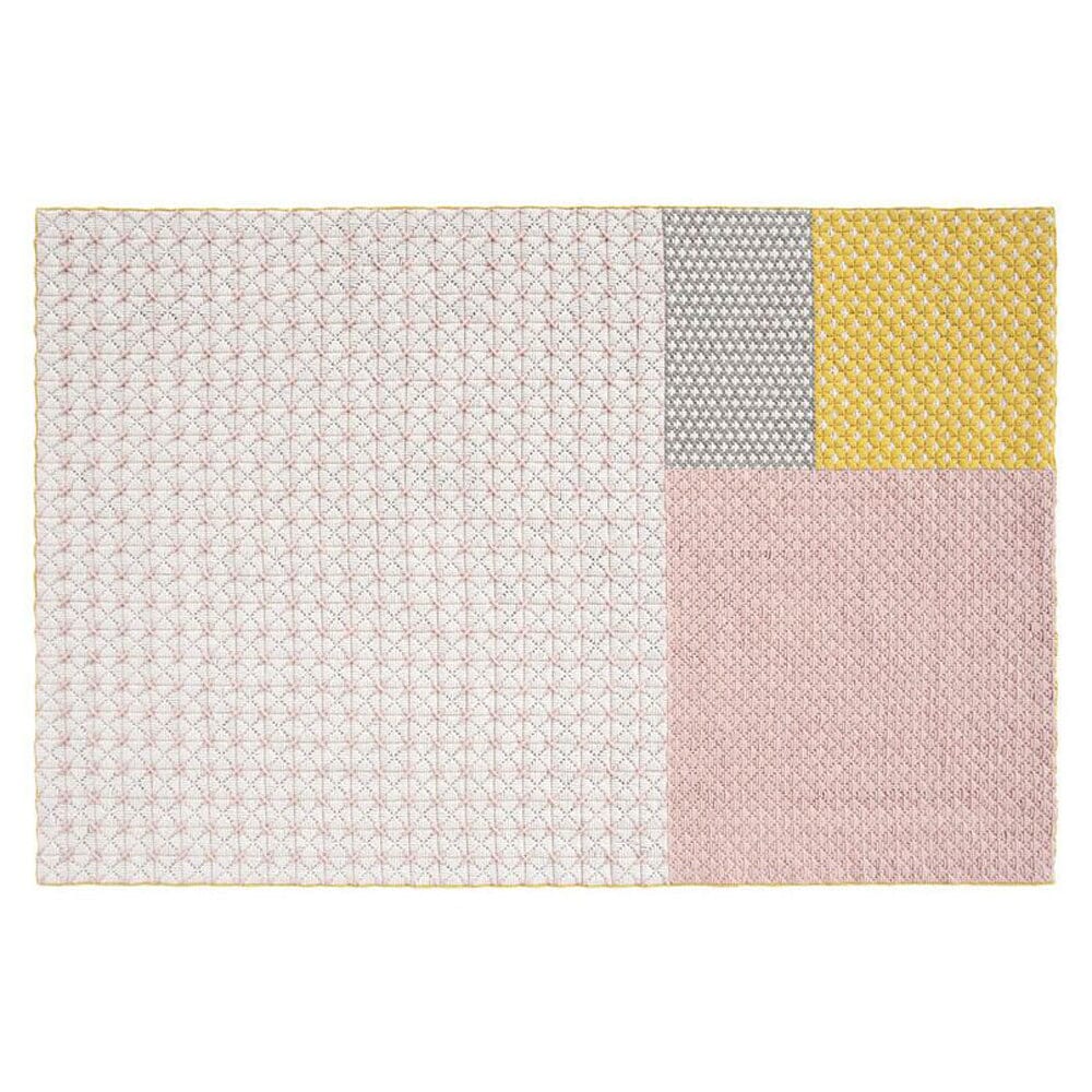 Silai Rug Pillows Gan