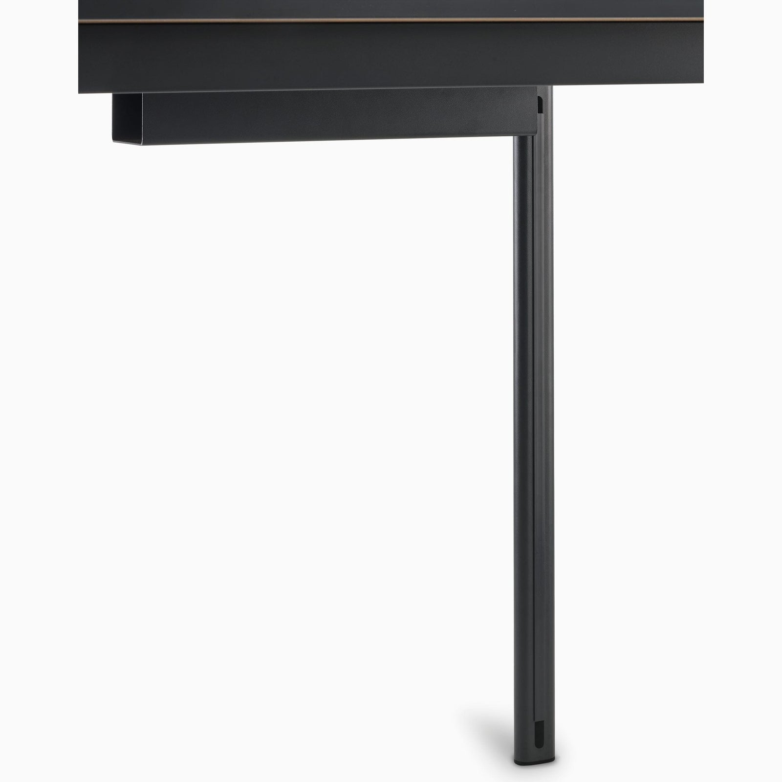 Mode Desk Desk's herman miller