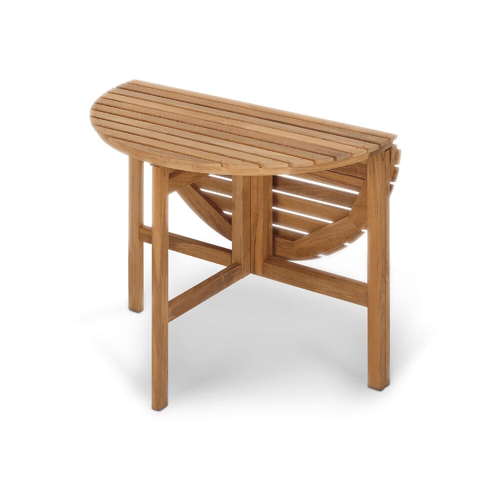 Selandia Round Dining Table Dining Tables Skagerak by Fritz Hansen