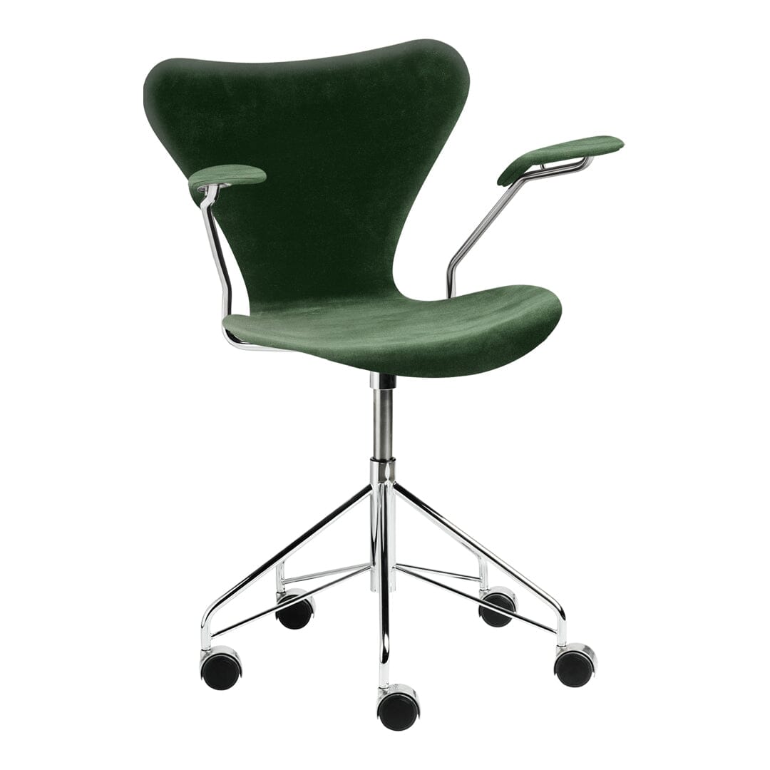 Series 7 Swivel Arm Chair Full Upholstered Dining chairs Fritz Hansen