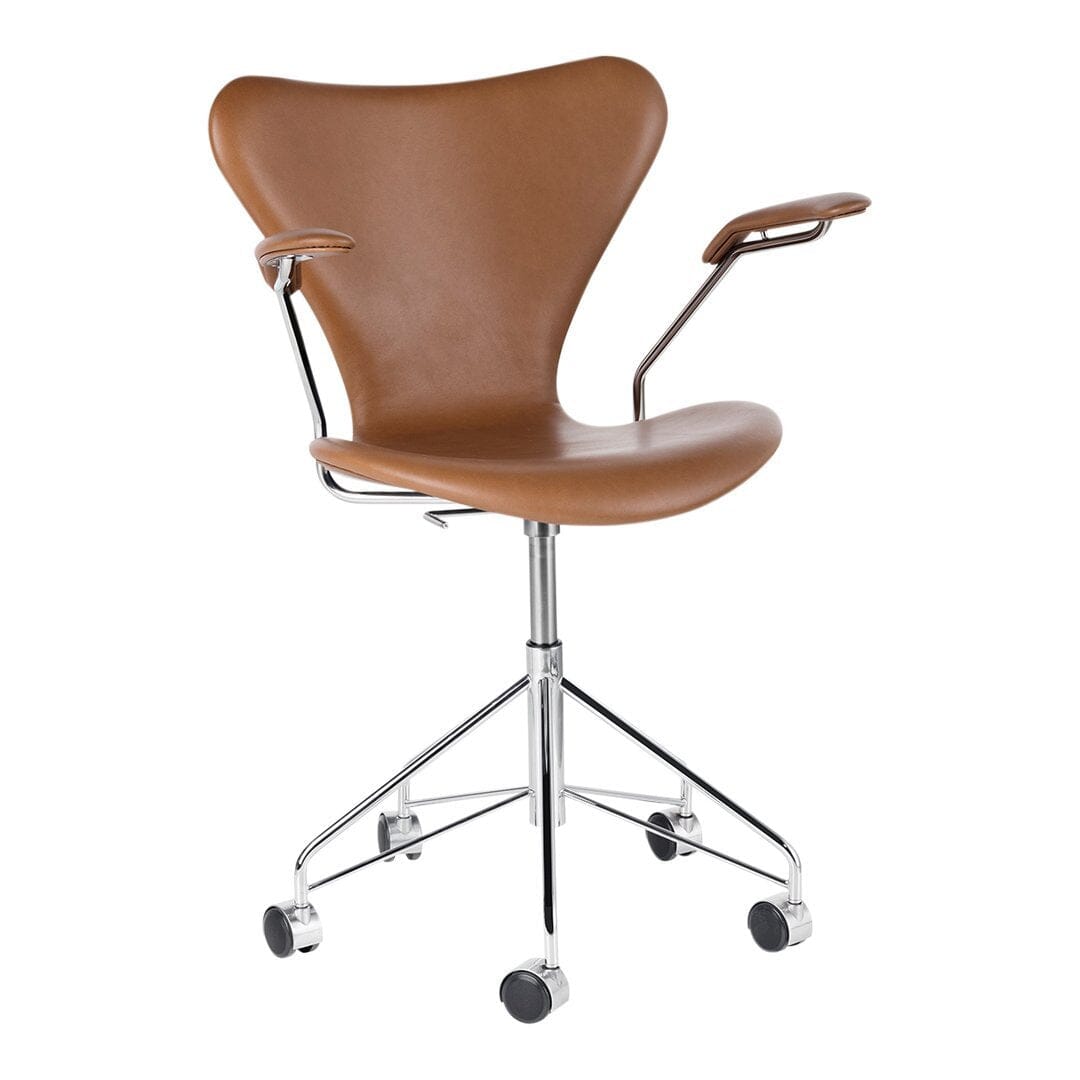 Series 7 Swivel Arm Chair Full Upholstered Dining chairs Fritz Hansen