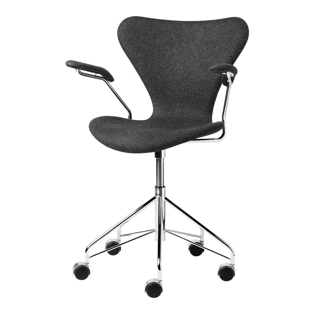 Series 7 Swivel Arm Chair Full Upholstered Dining chairs Fritz Hansen
