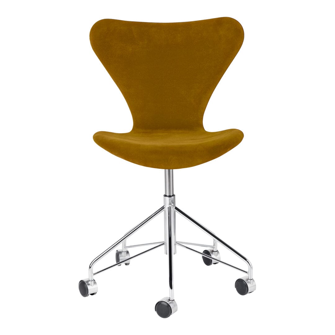 Series 7 Swivel Side Chair Full Upholstered Chairs Fritz Hansen