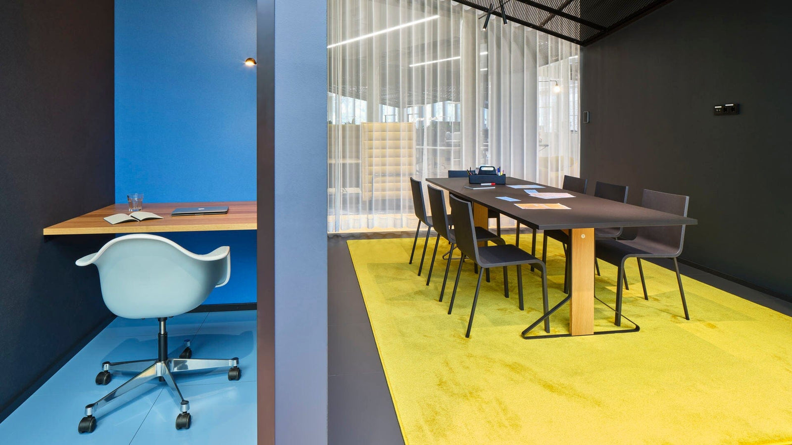 .03 Non-stacking Chair Side/Dining Vitra