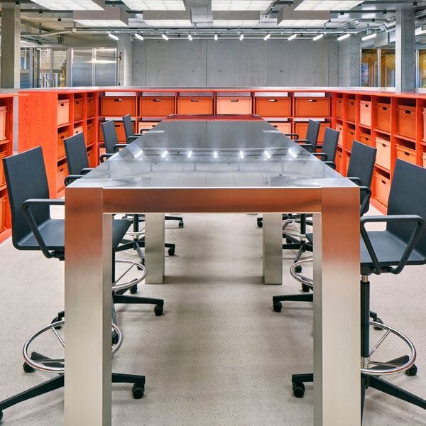 .04 Counter Chair task chair Vitra