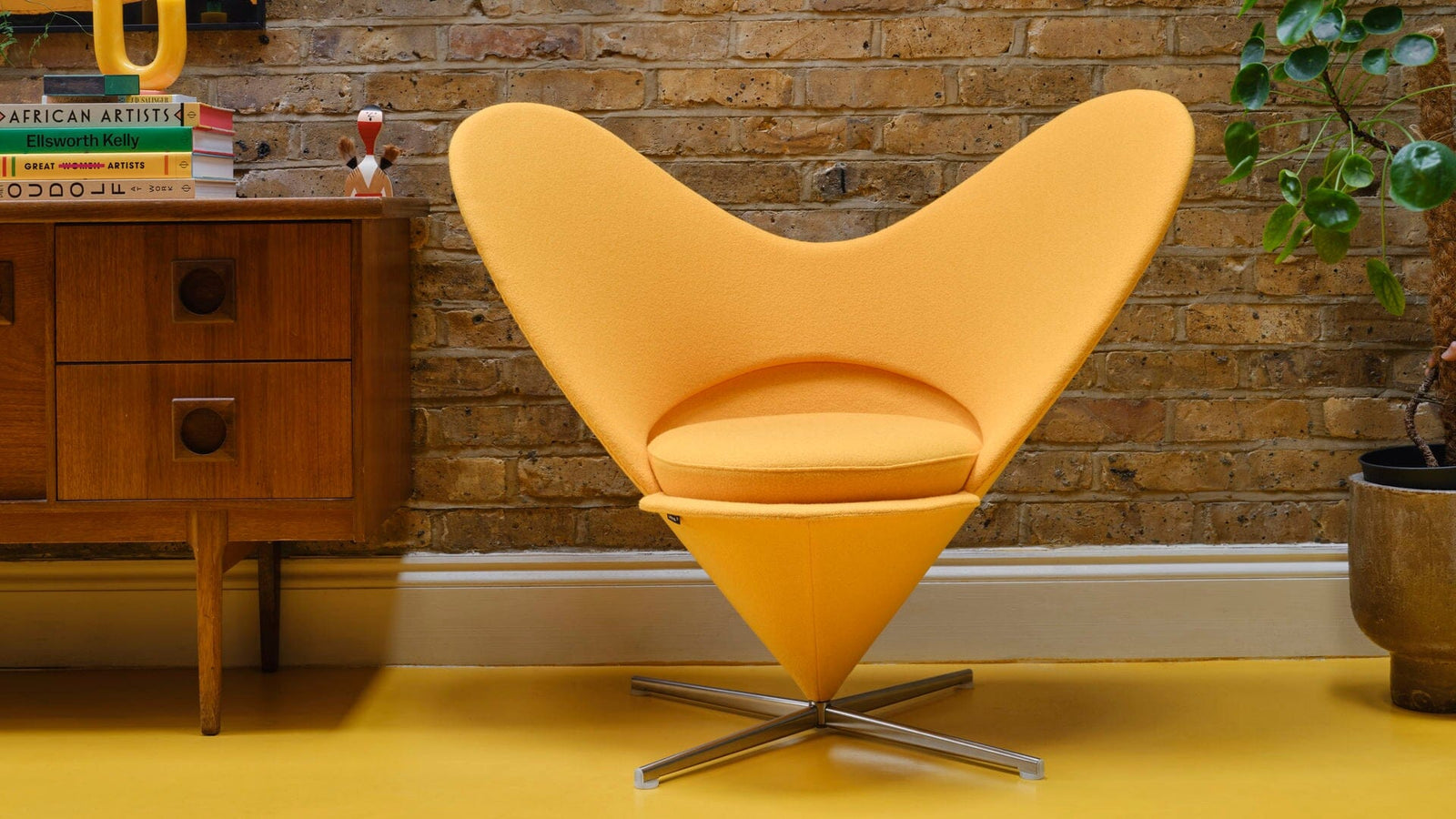 Heart Cone Chair lounge chair Vitra