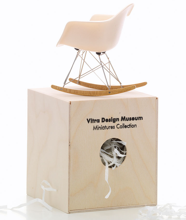 Miniature Eames Rocker Art Vitra