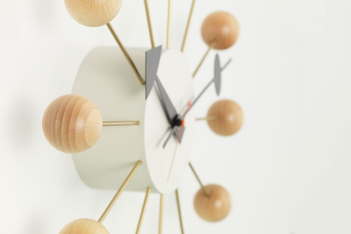 Nelson Ball Clock - Cherry clock Vitra