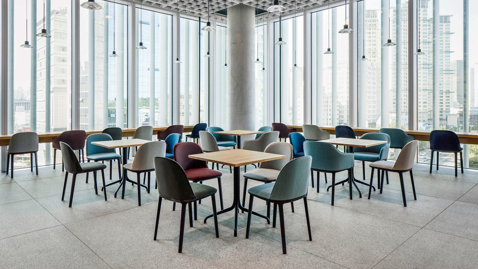 Softshell Chair With Four Leg Base Side/Dining Vitra