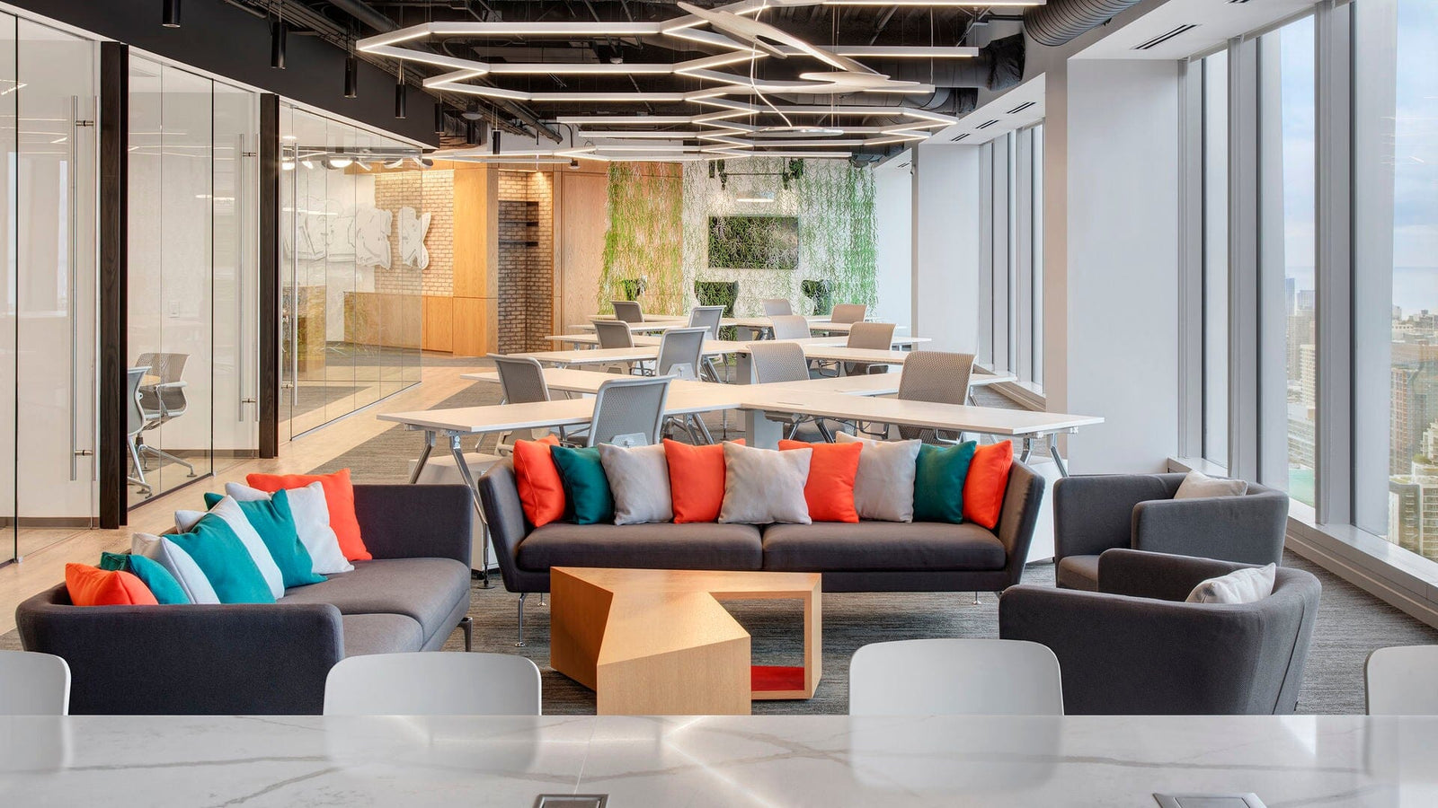 Suita Club Armchair lounge chair Vitra