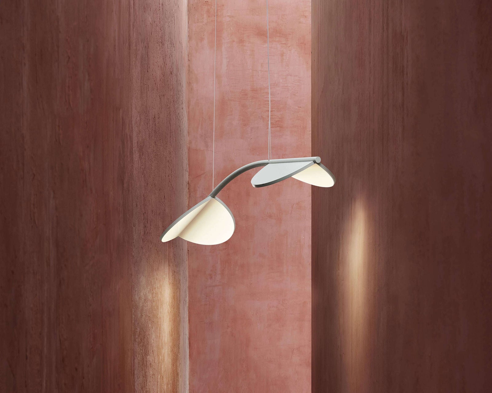 Almendra Arch Pendant Pendant Lights Flos